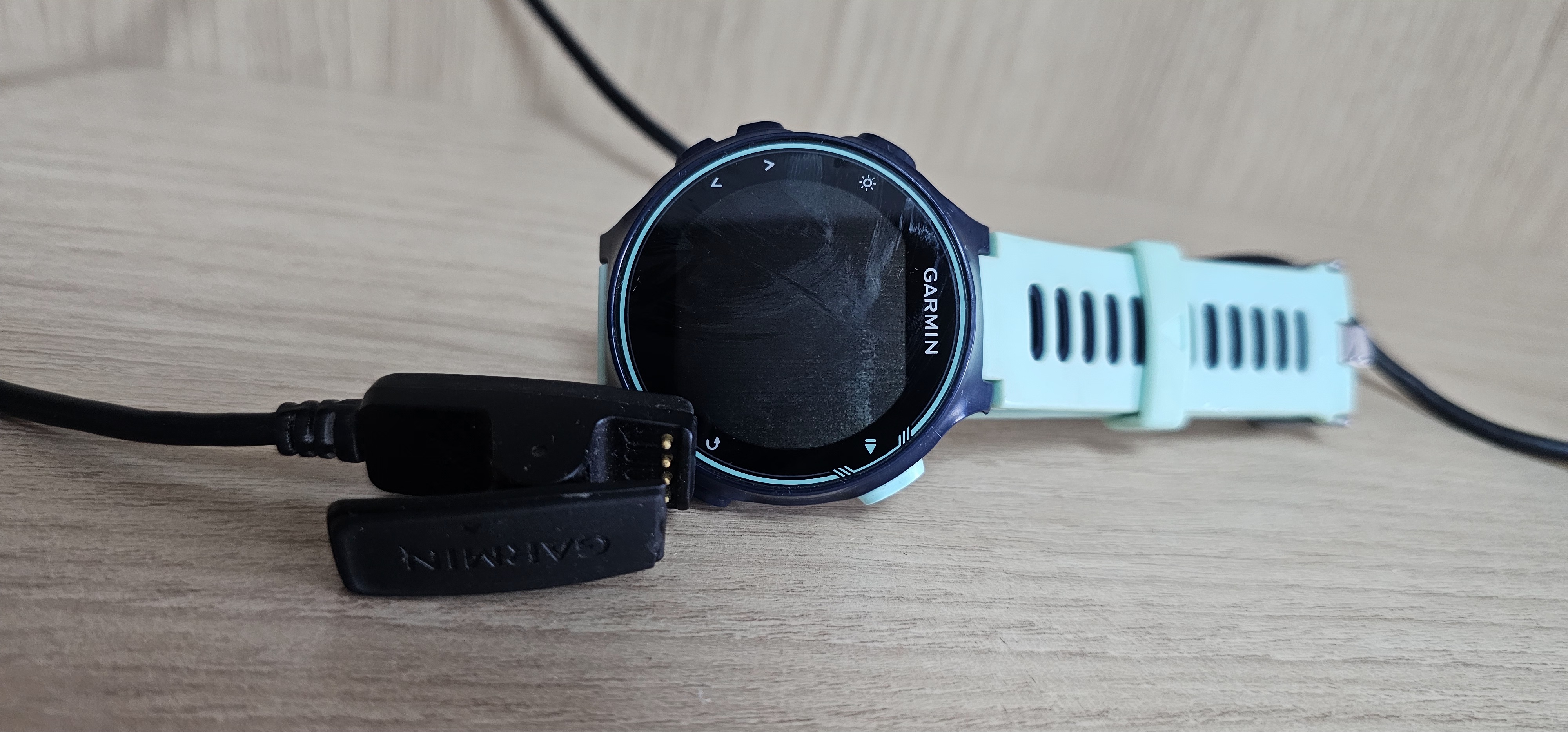 Garmin Forerunner 735XT - Smartwatch esportivo - com defeito na tela